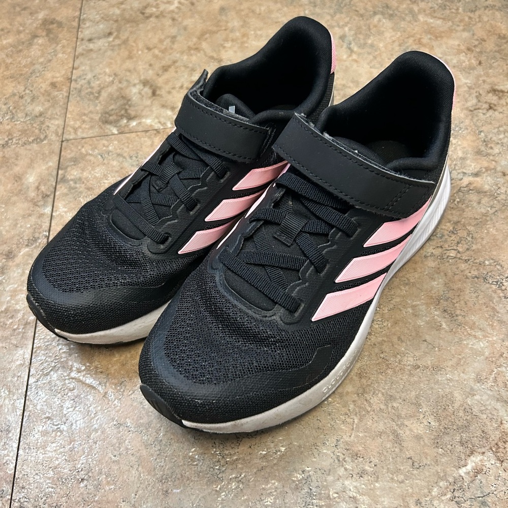 Adidas sz 2 girls shoes